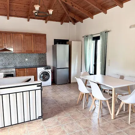 Lindas Villa In Unrivalled Position In Kournas - Amazing View Vila